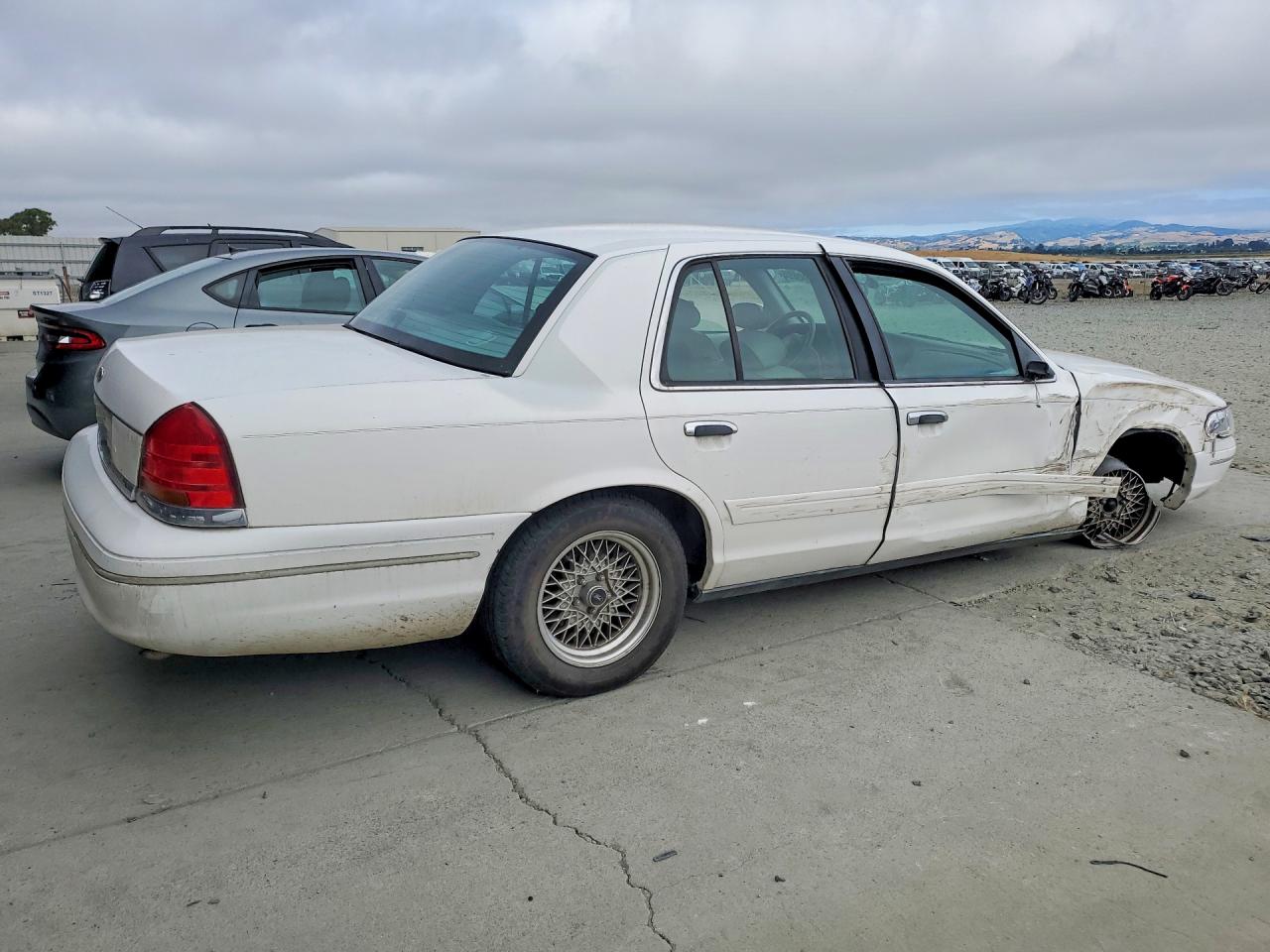 2000 FORD CROWN VIC