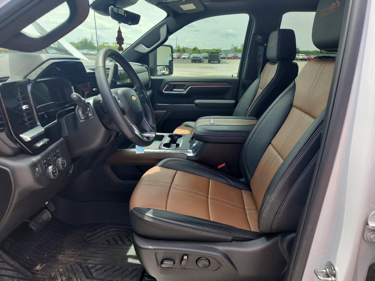 2025 CHEVROLET SILVERADO