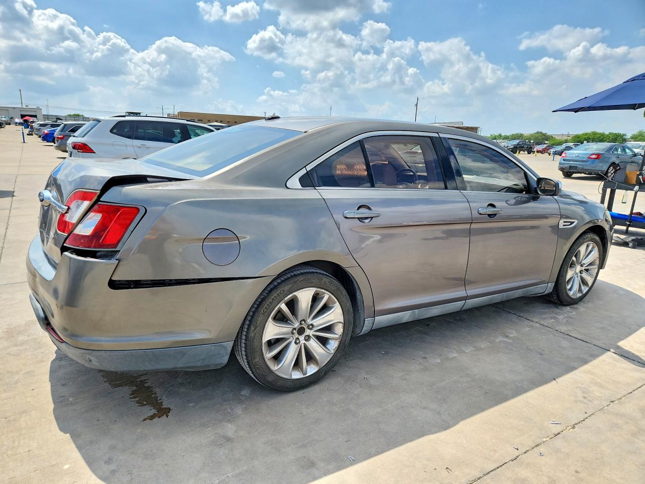 2011 FORD TAURUS