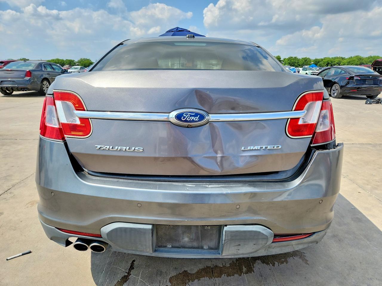 2011 FORD TAURUS