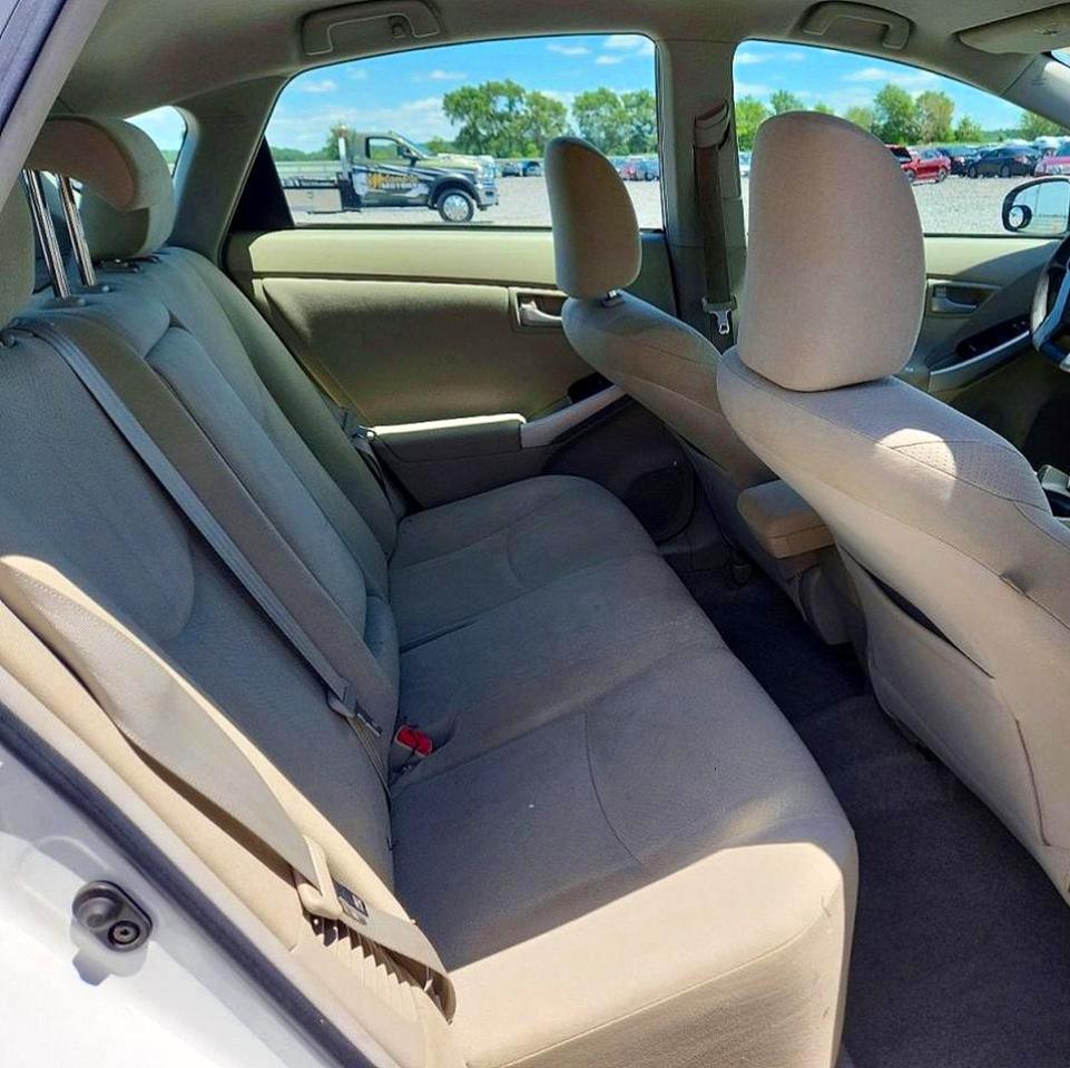 2011 TOYOTA PRIUS