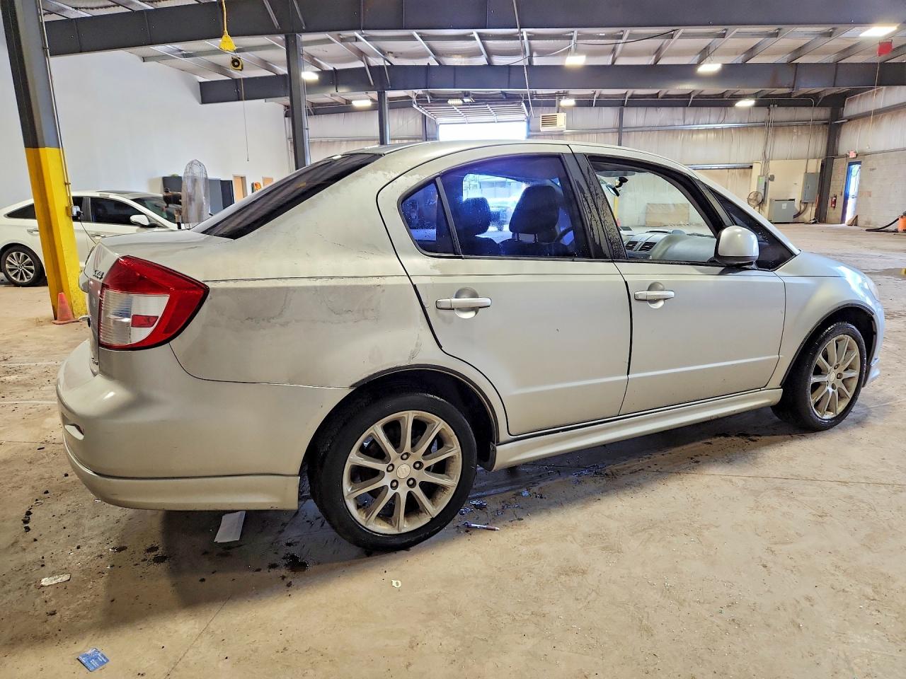 2011 SUZUKI SX4