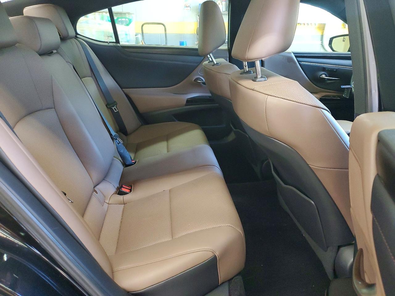 2022 LEXUS ES350