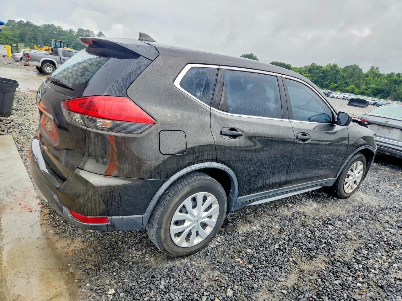 2017 NISSAN ROGUE