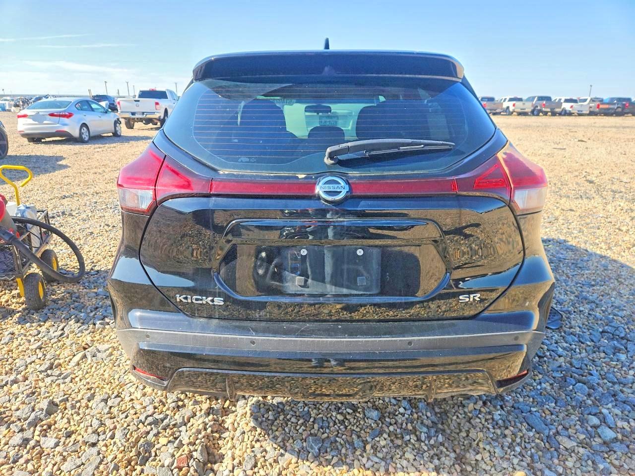 2021 NISSAN KICKS