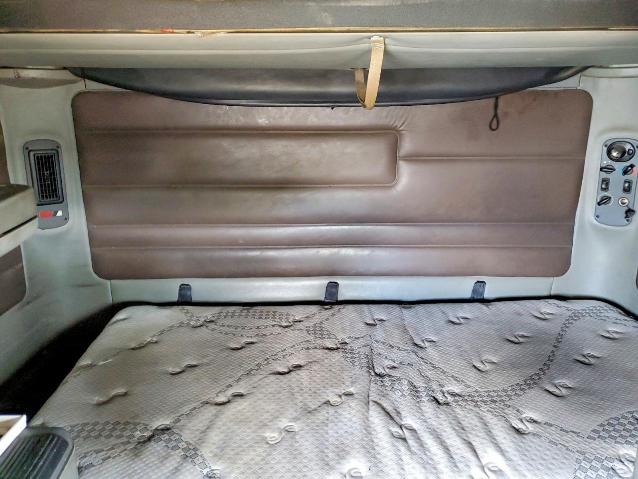 2001 FREIGHTLINER ALL OTHER