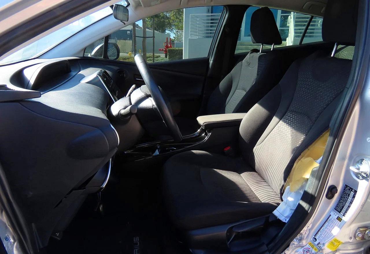 2018 TOYOTA PRIUS