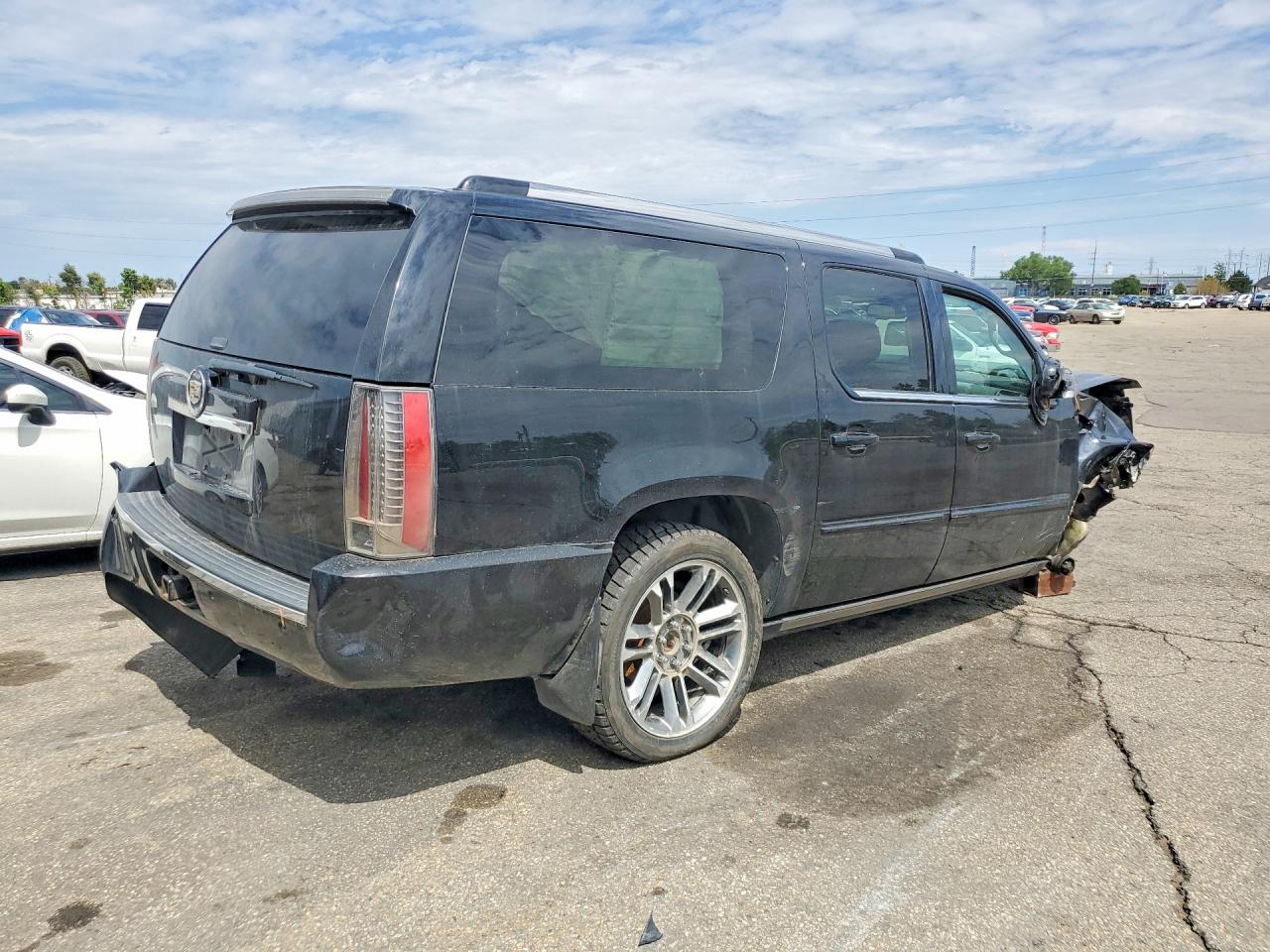 2012 CADILLAC ESCALADE