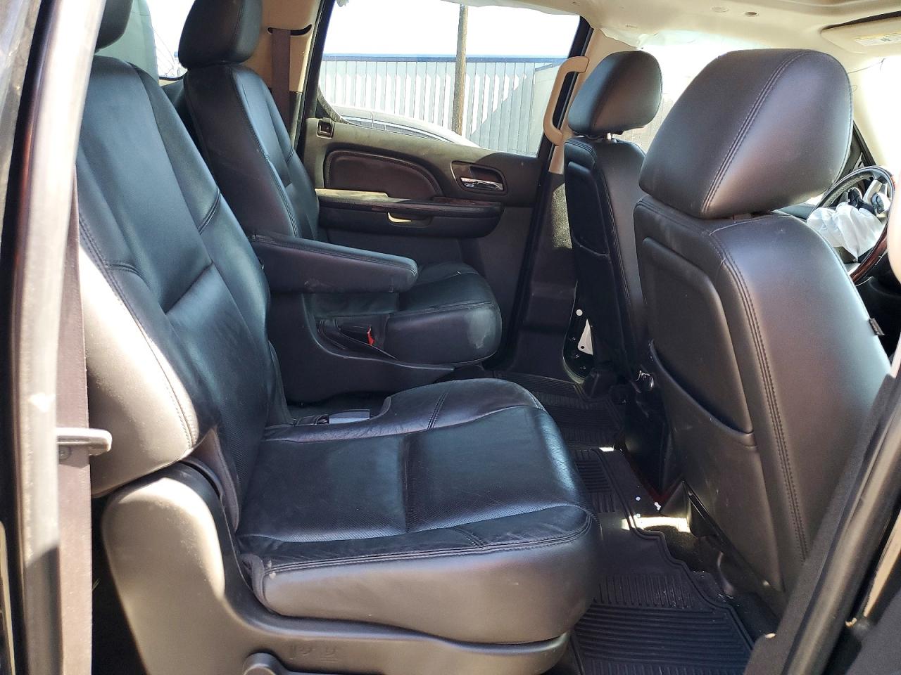 2012 CADILLAC ESCALADE