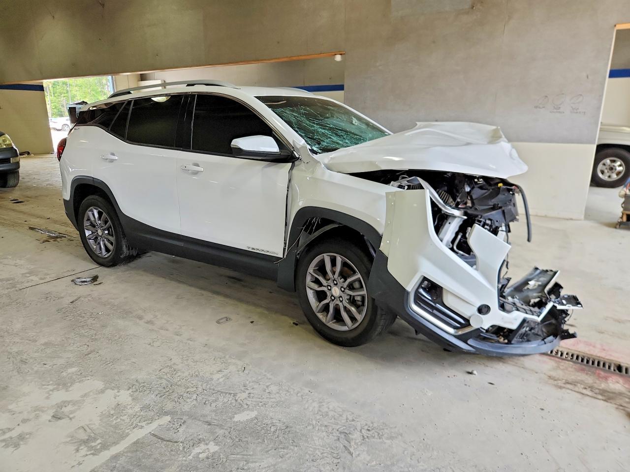 2023 GMC TERRAIN