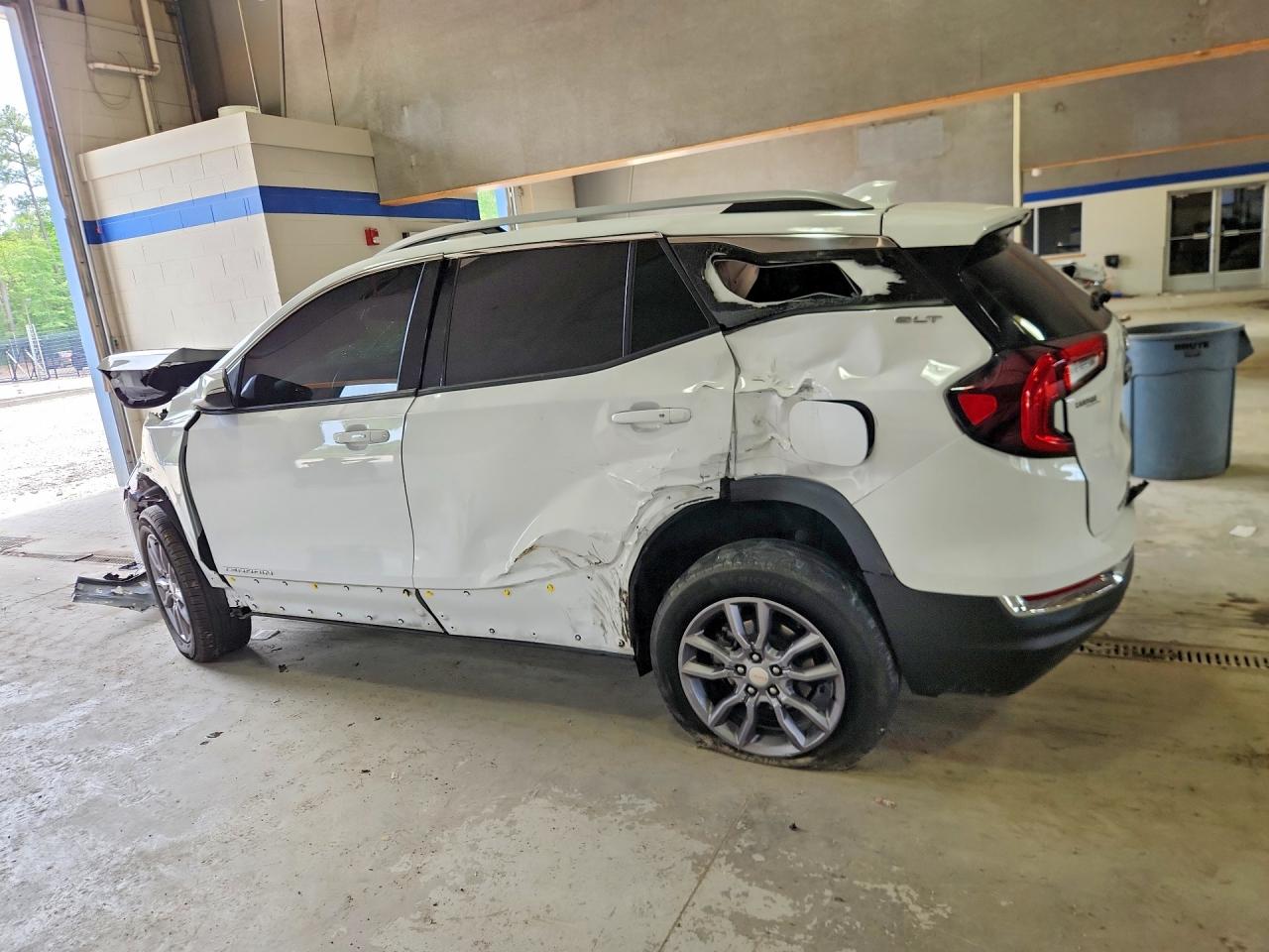 2023 GMC TERRAIN
