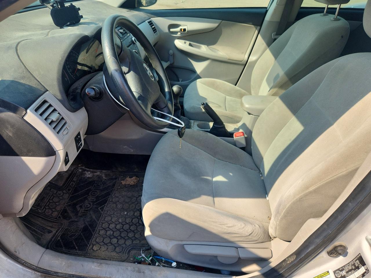 2011 TOYOTA COROLLA
