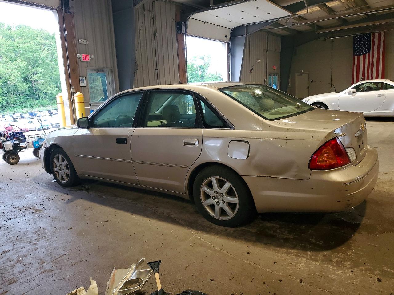 2000 TOYOTA AVALON