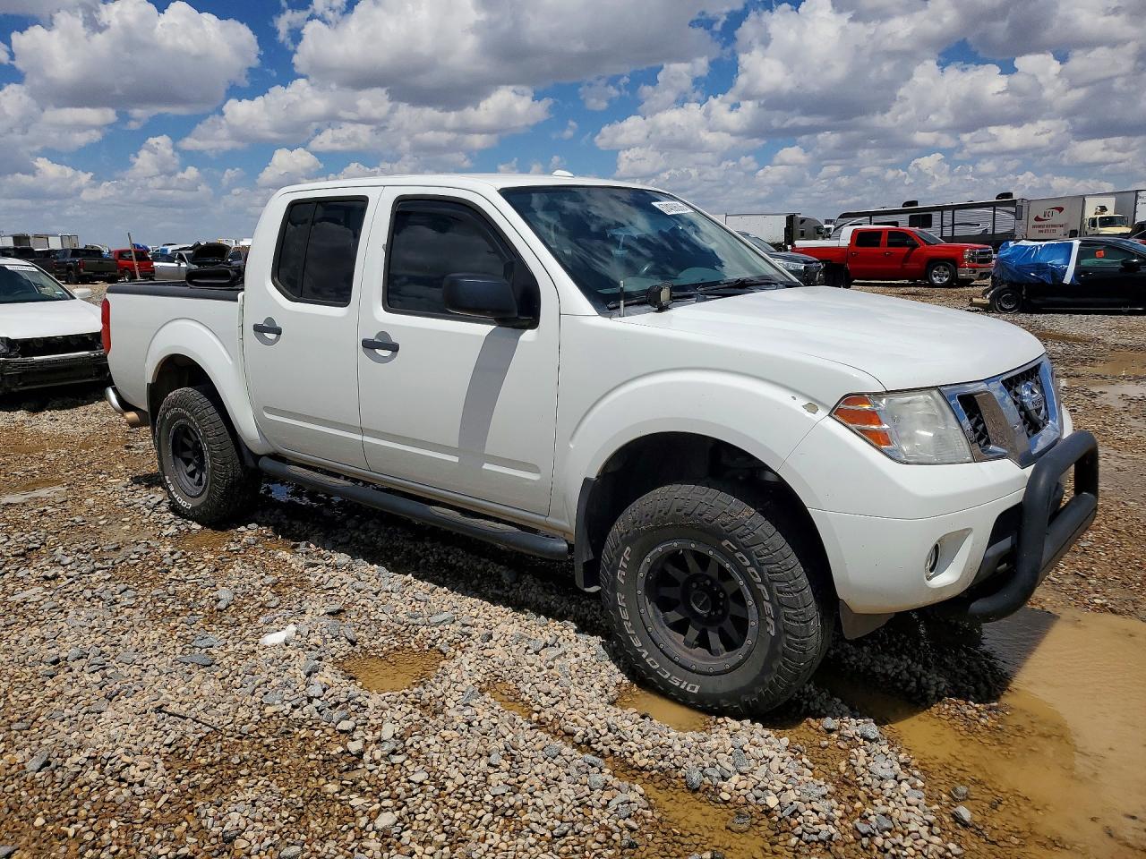 2017 NISSAN FRONTIER