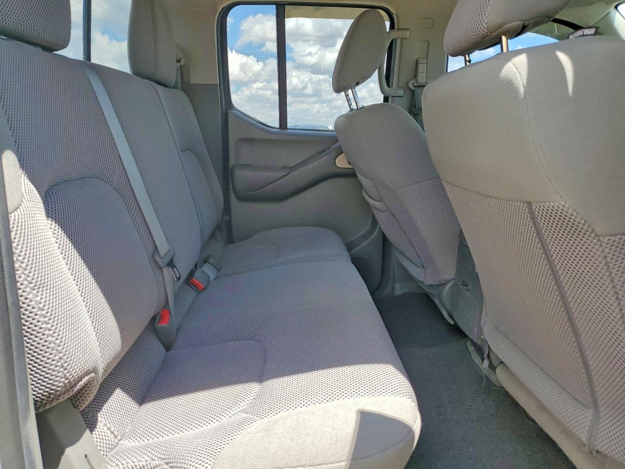 2017 NISSAN FRONTIER