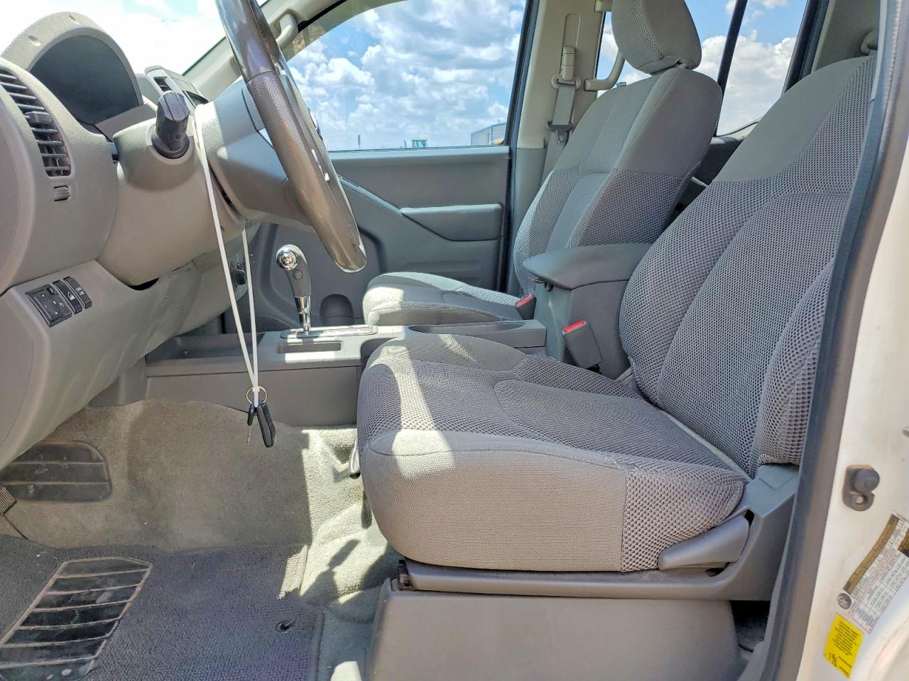 2017 NISSAN FRONTIER