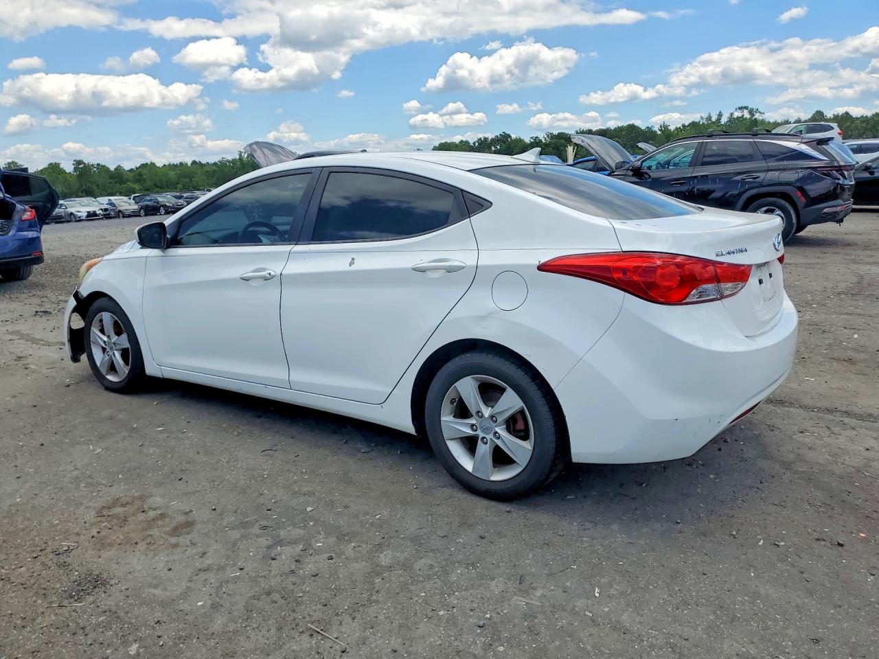 2013 HYUNDAI ELANTRA