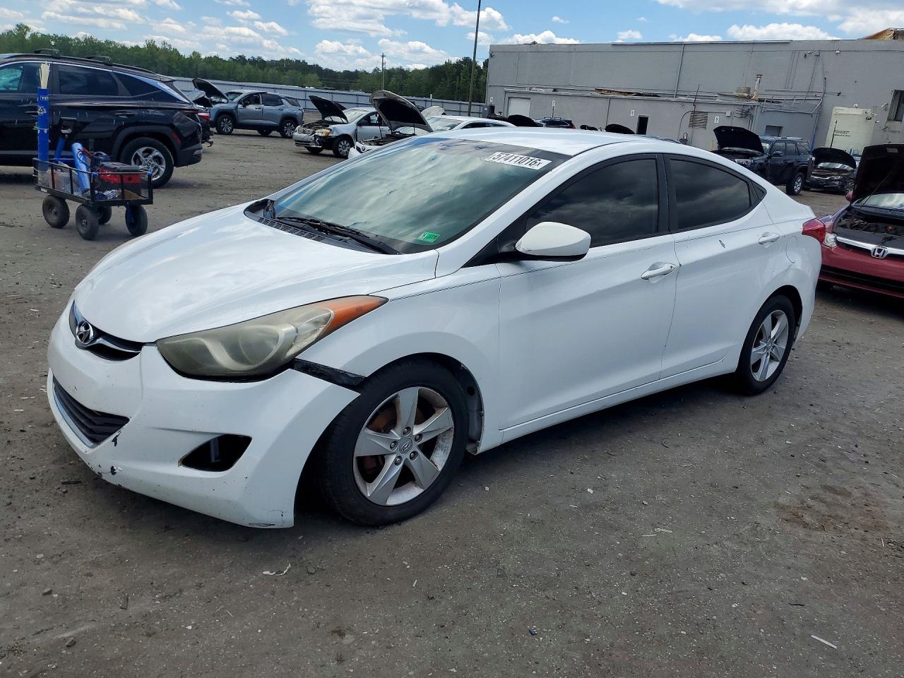 2013 HYUNDAI ELANTRA