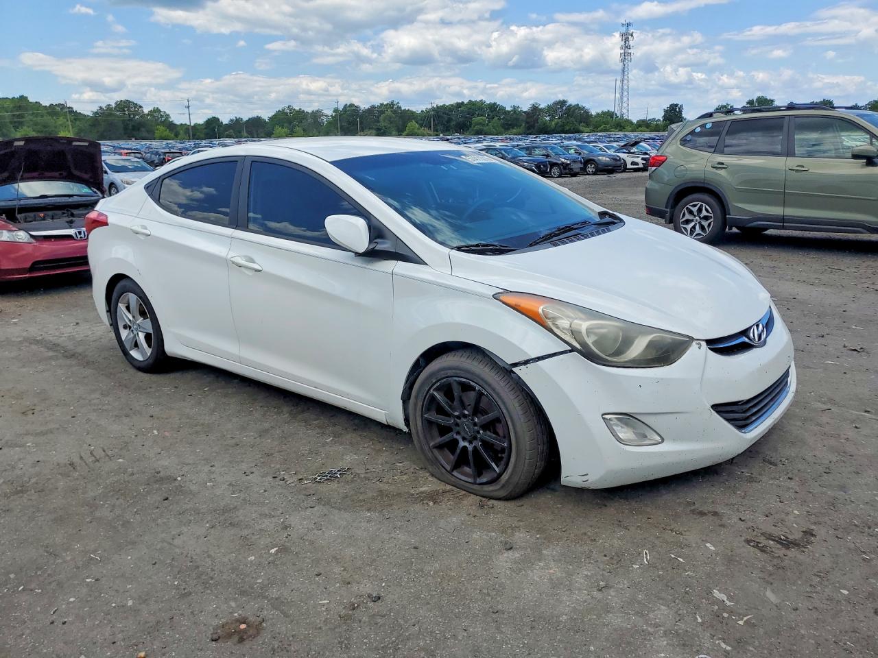 2013 HYUNDAI ELANTRA