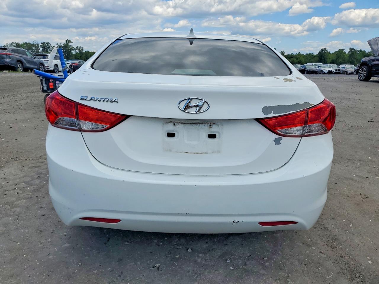 2013 HYUNDAI ELANTRA