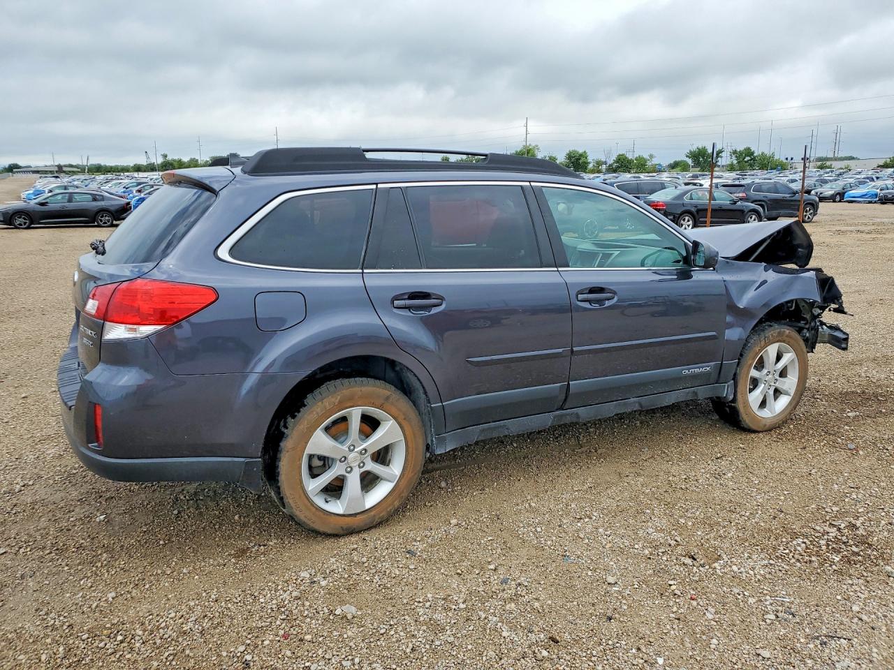 2013 SUBARU OUTBACK