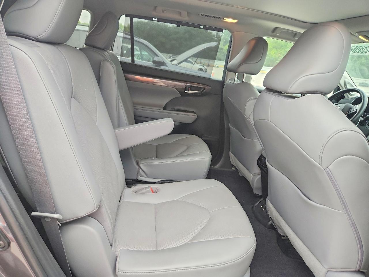 2021 TOYOTA HIGHLANDER