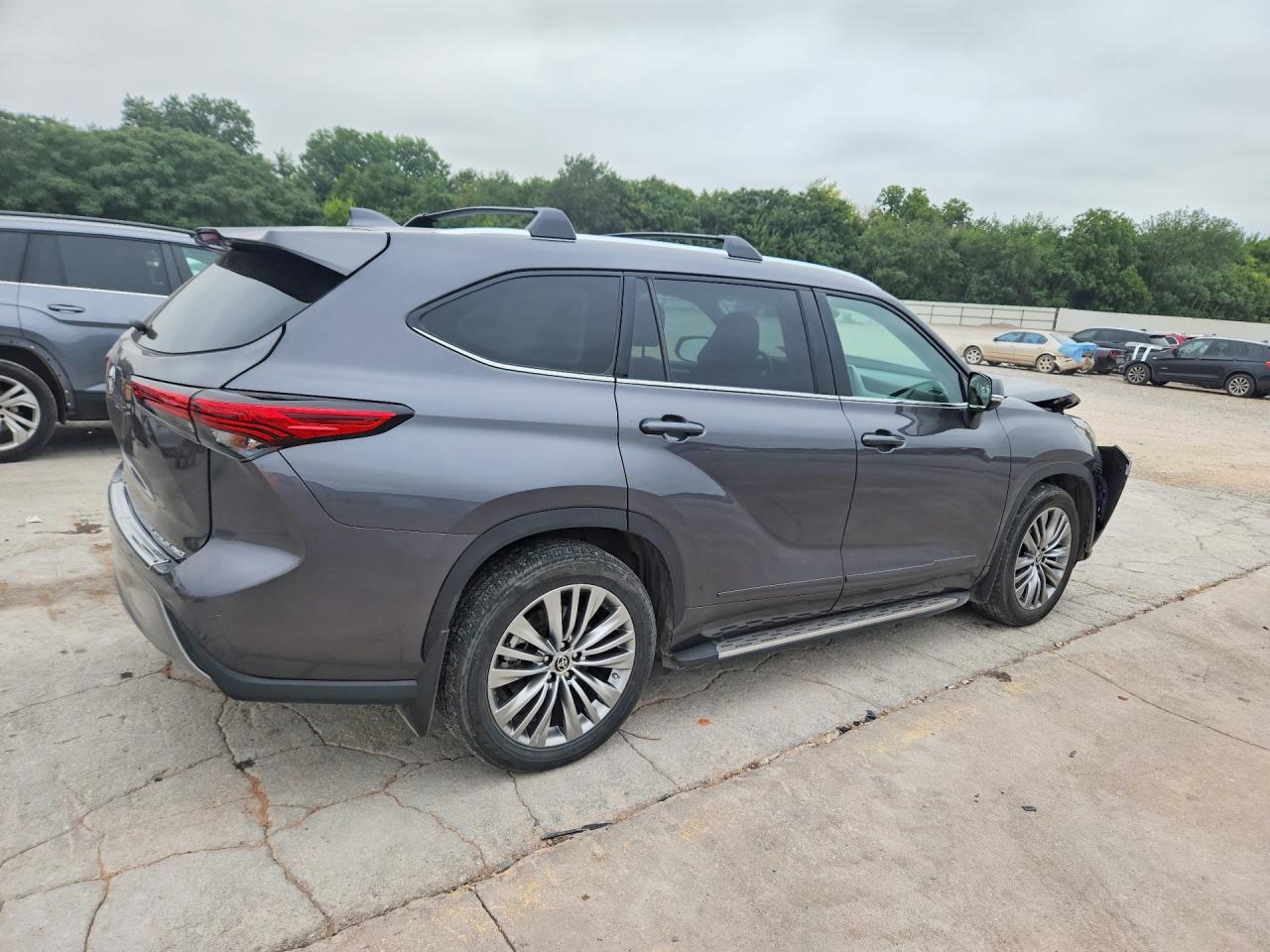 2021 TOYOTA HIGHLANDER