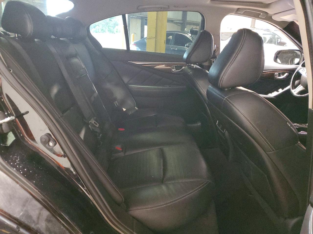 2015 INFINITI Q50