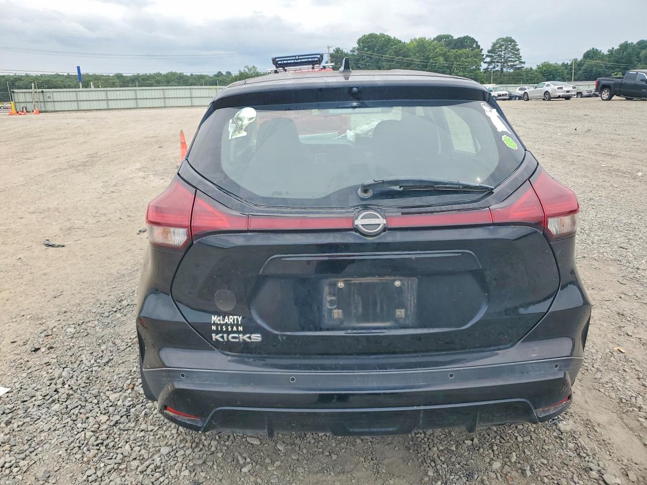2022 NISSAN KICKS