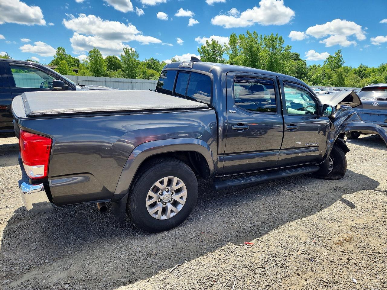 2017 TOYOTA TACOMA