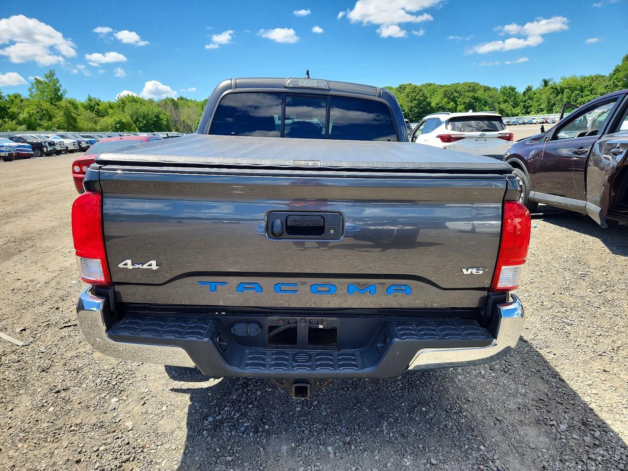 2017 TOYOTA TACOMA