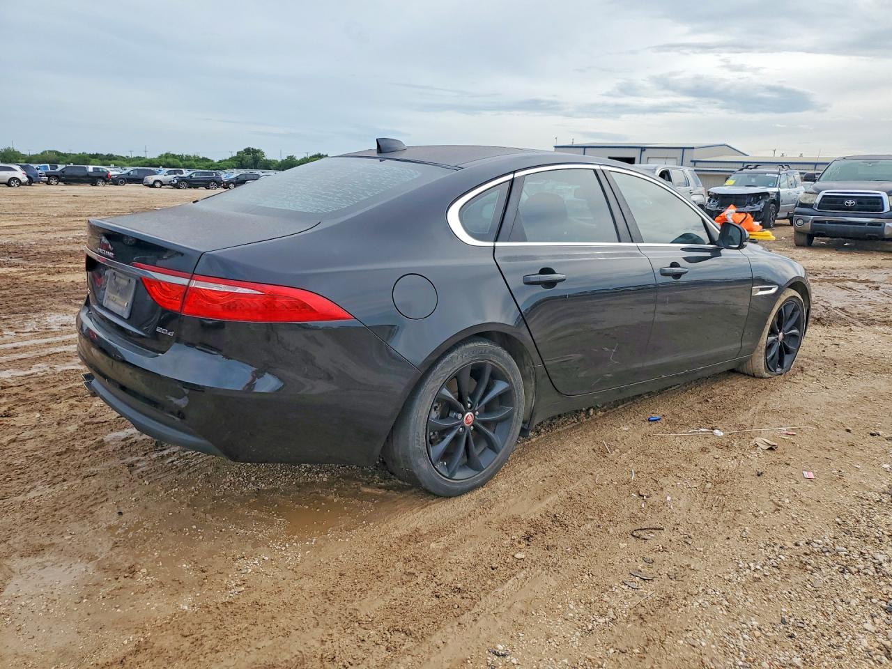2017 JAGUAR XF