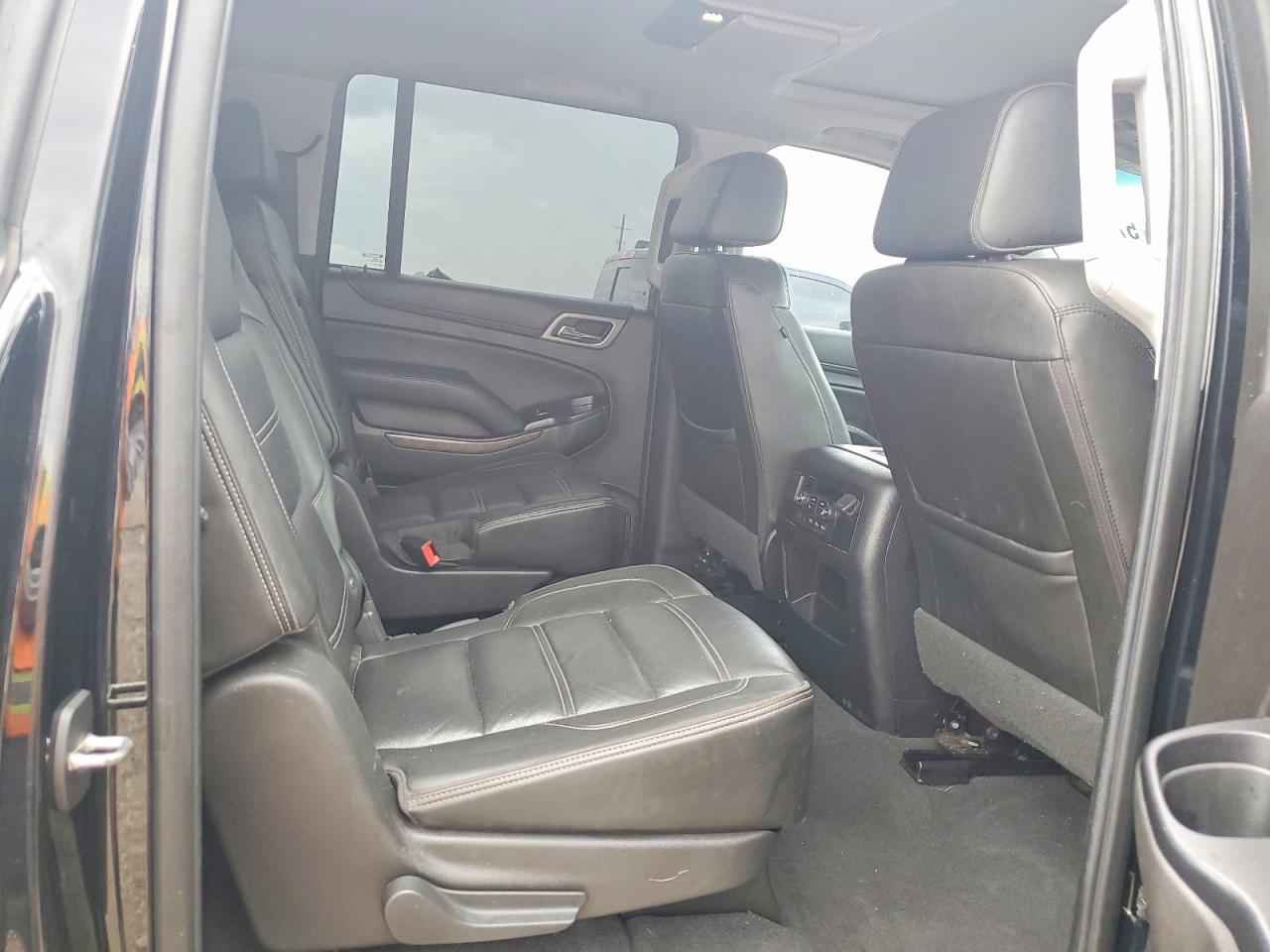 2019 GMC YUKON