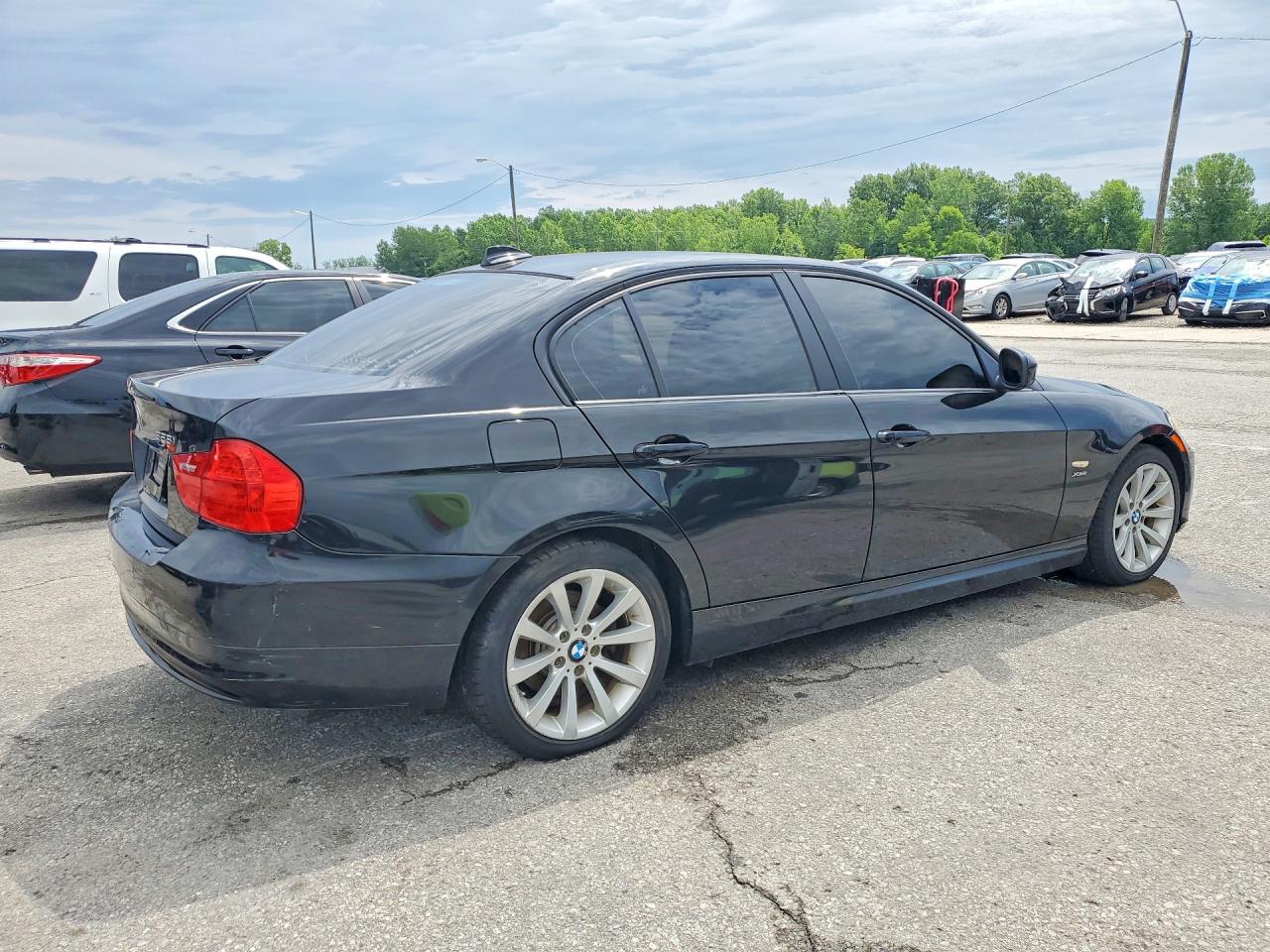 2011 BMW 3 SERIES