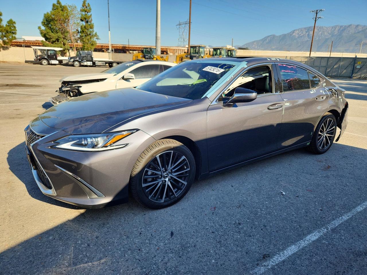 2023 LEXUS ES300
