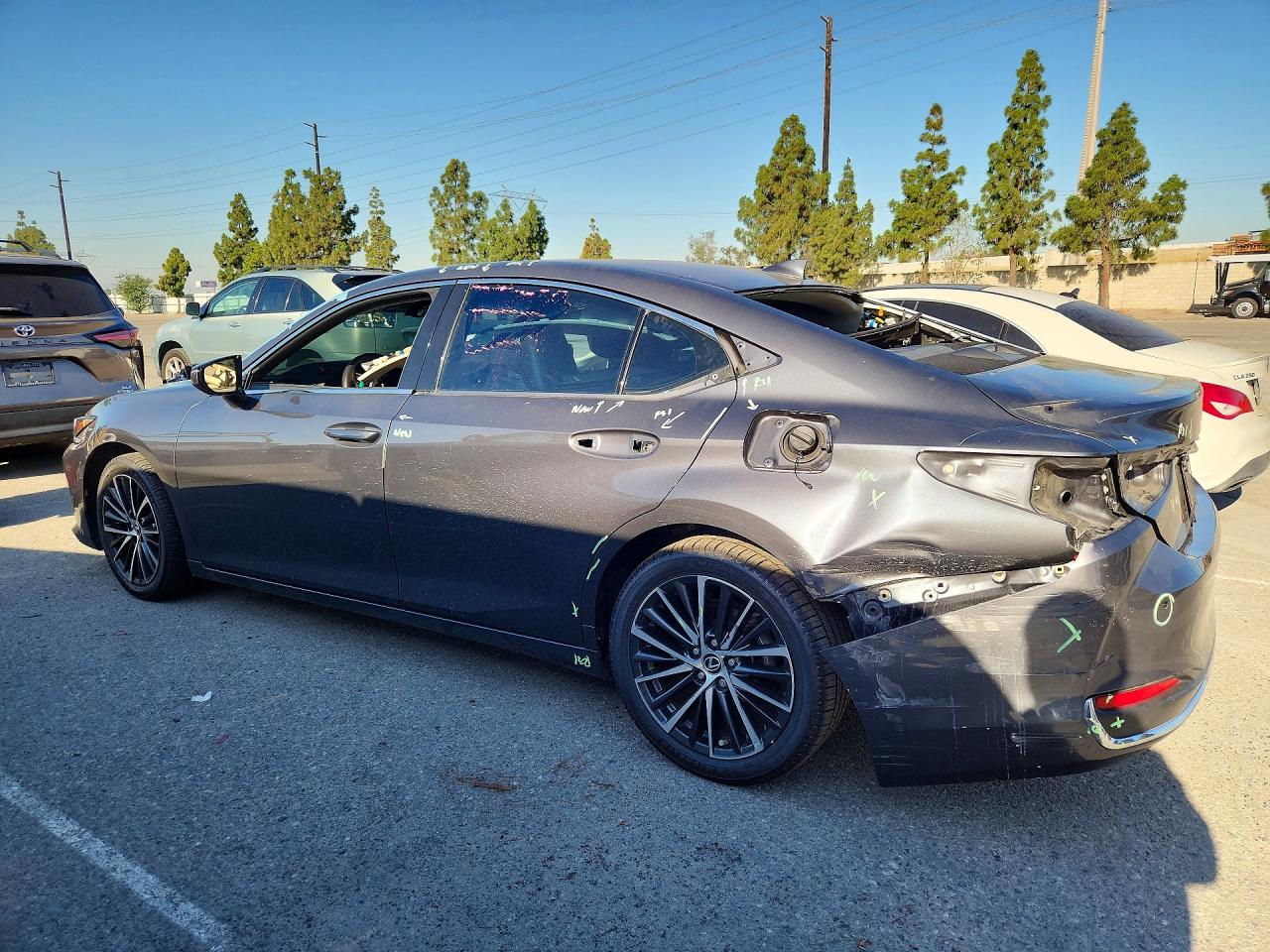 2023 LEXUS ES300