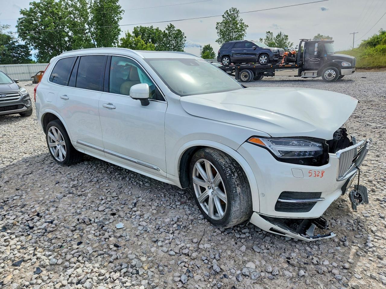 2019 VOLVO XC90