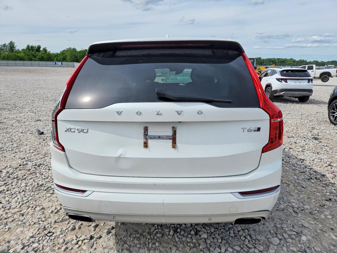 2019 VOLVO XC90