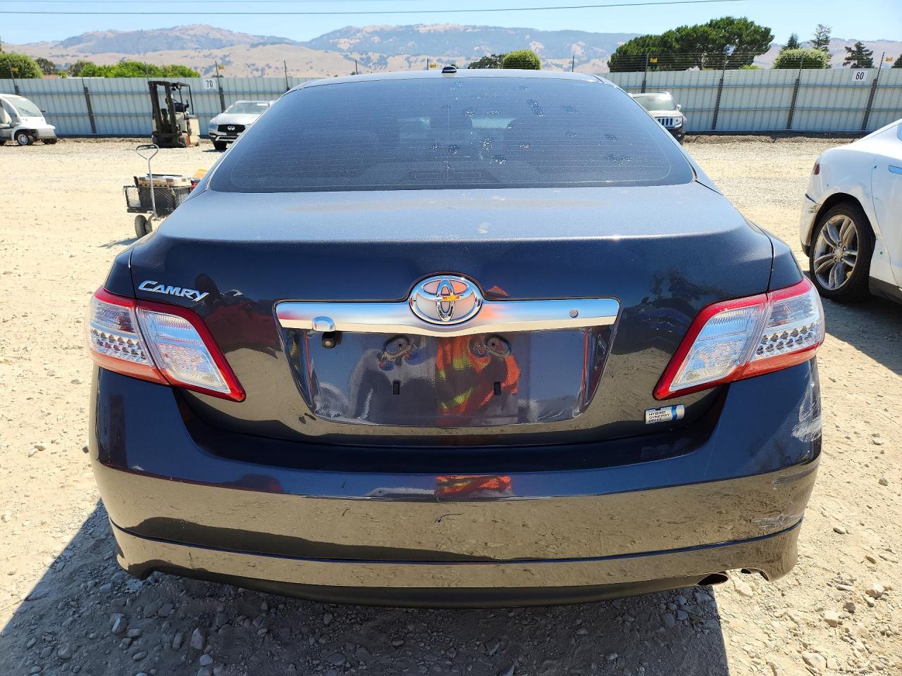 2011 TOYOTA CAMRY