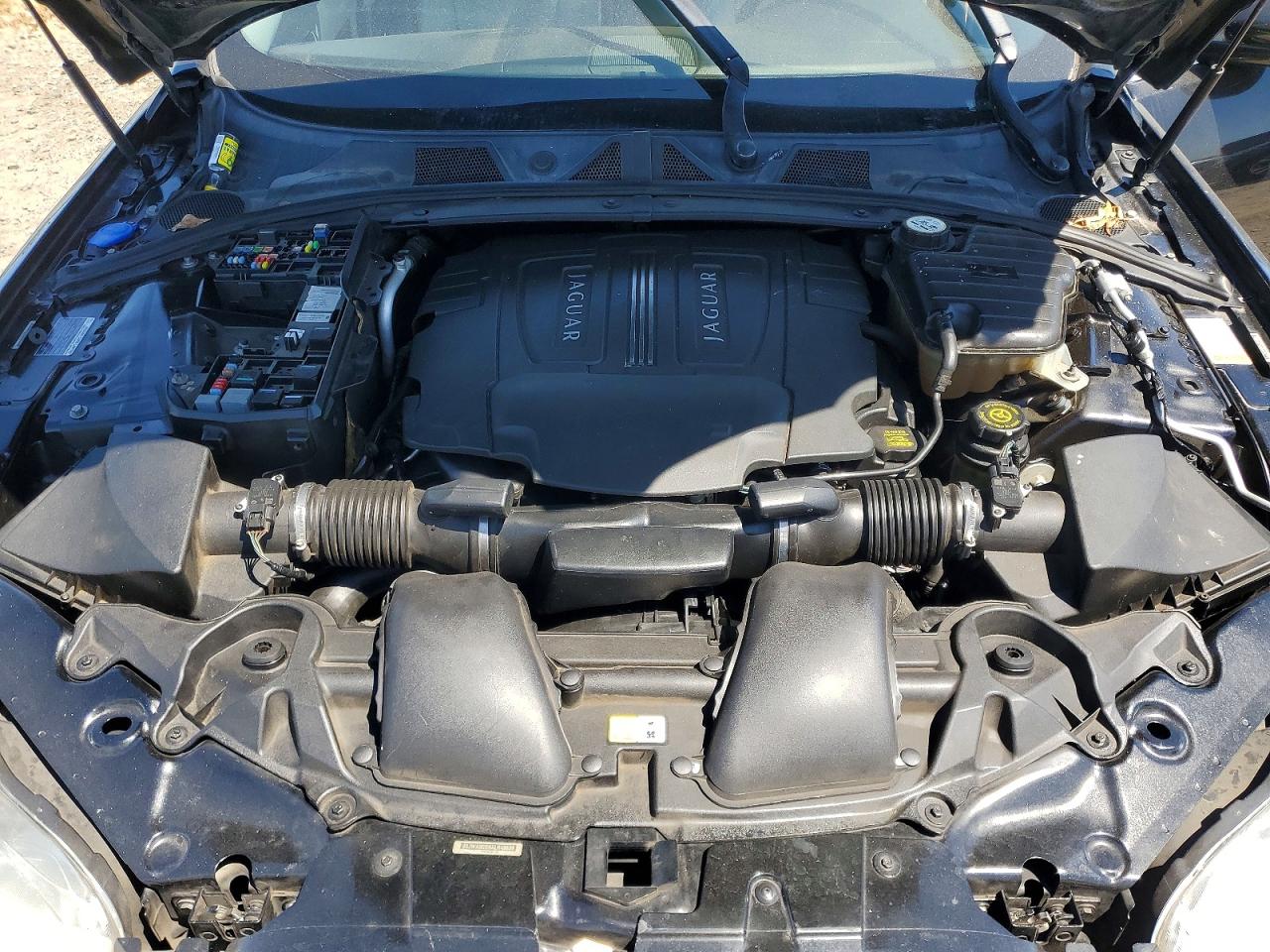 2010 JAGUAR XF