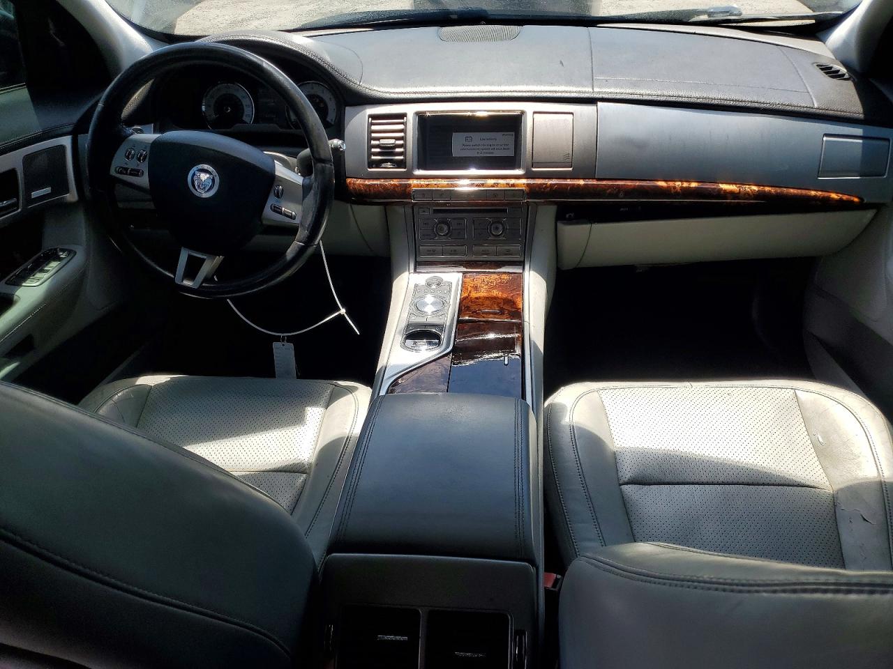 2010 JAGUAR XF