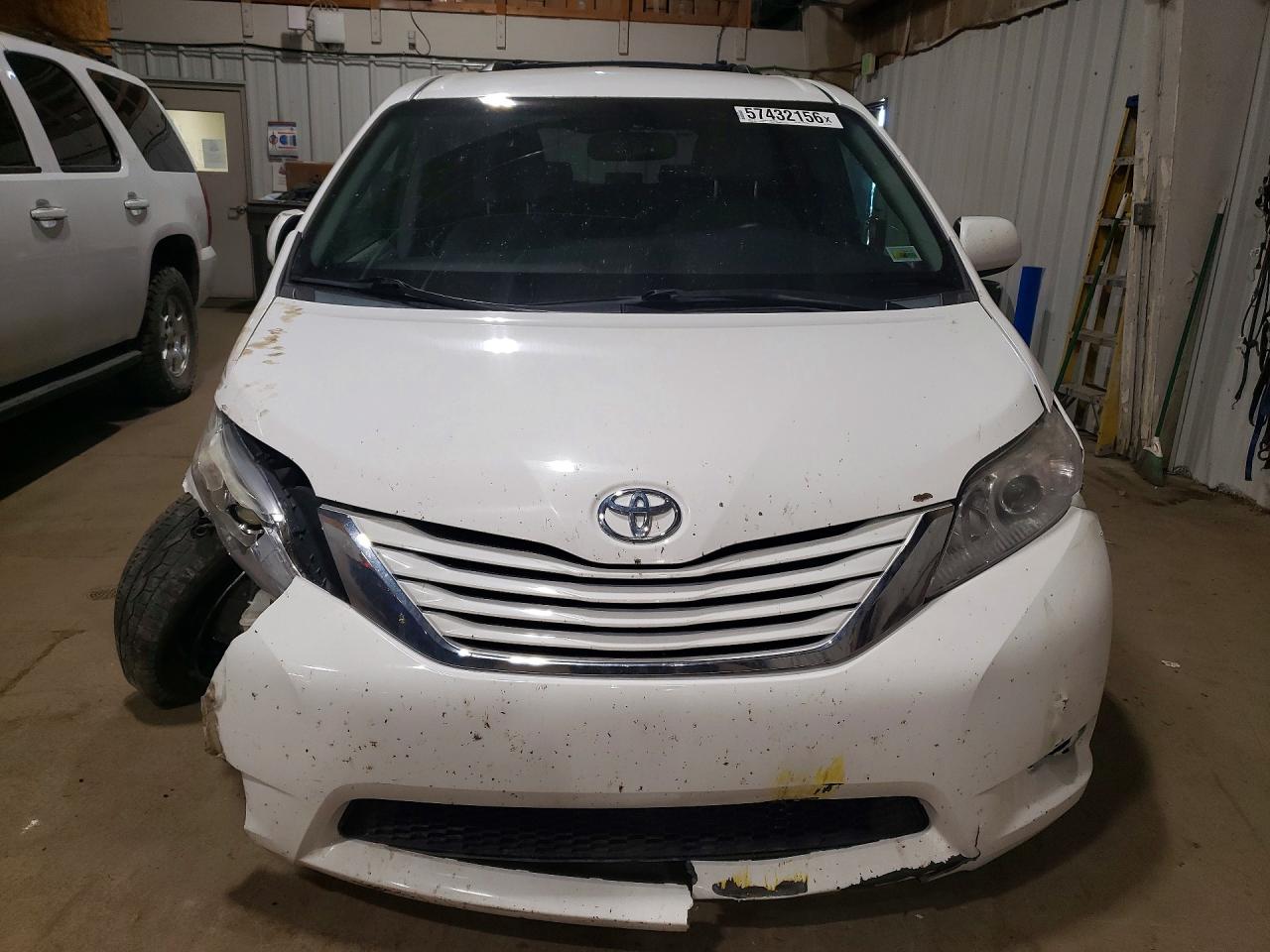 2015 TOYOTA SIENNA