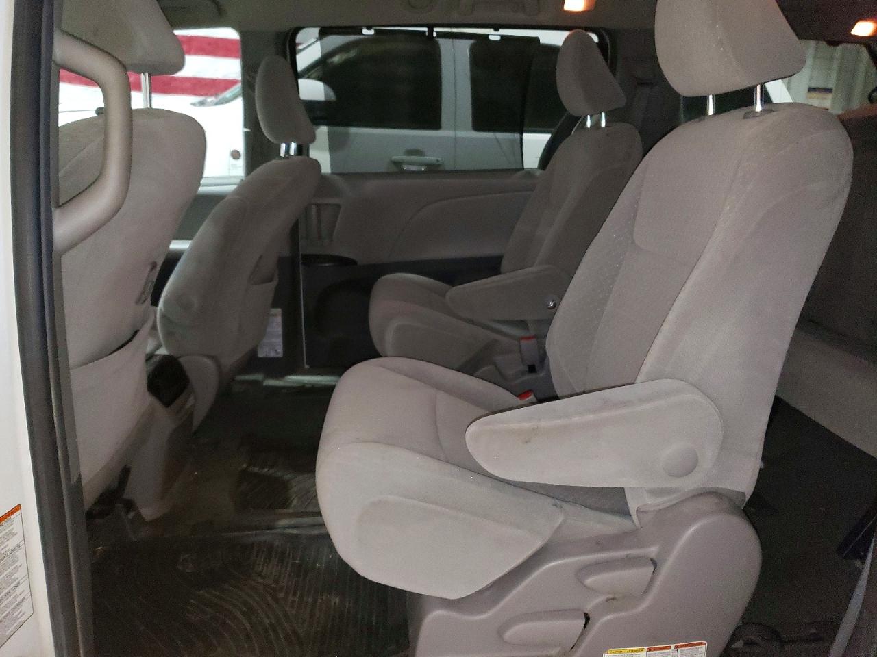 2015 TOYOTA SIENNA