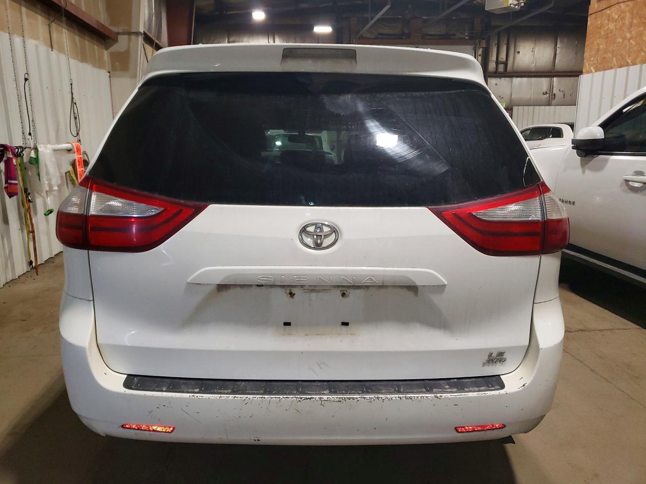 2015 TOYOTA SIENNA