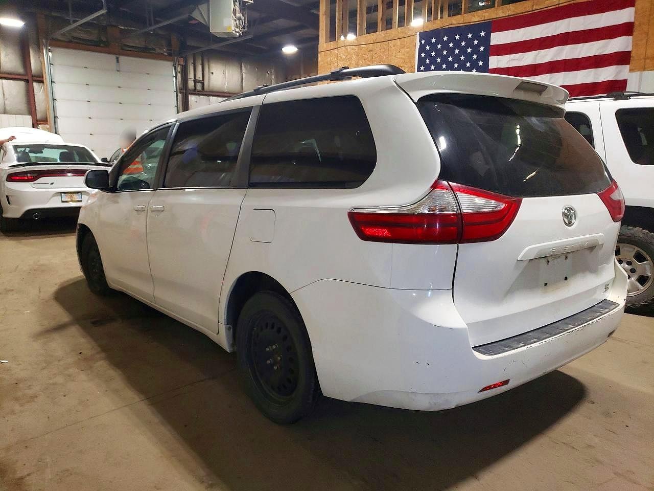 2015 TOYOTA SIENNA