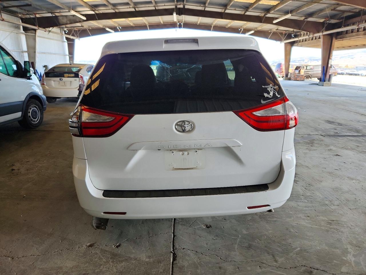 2015 TOYOTA SIENNA