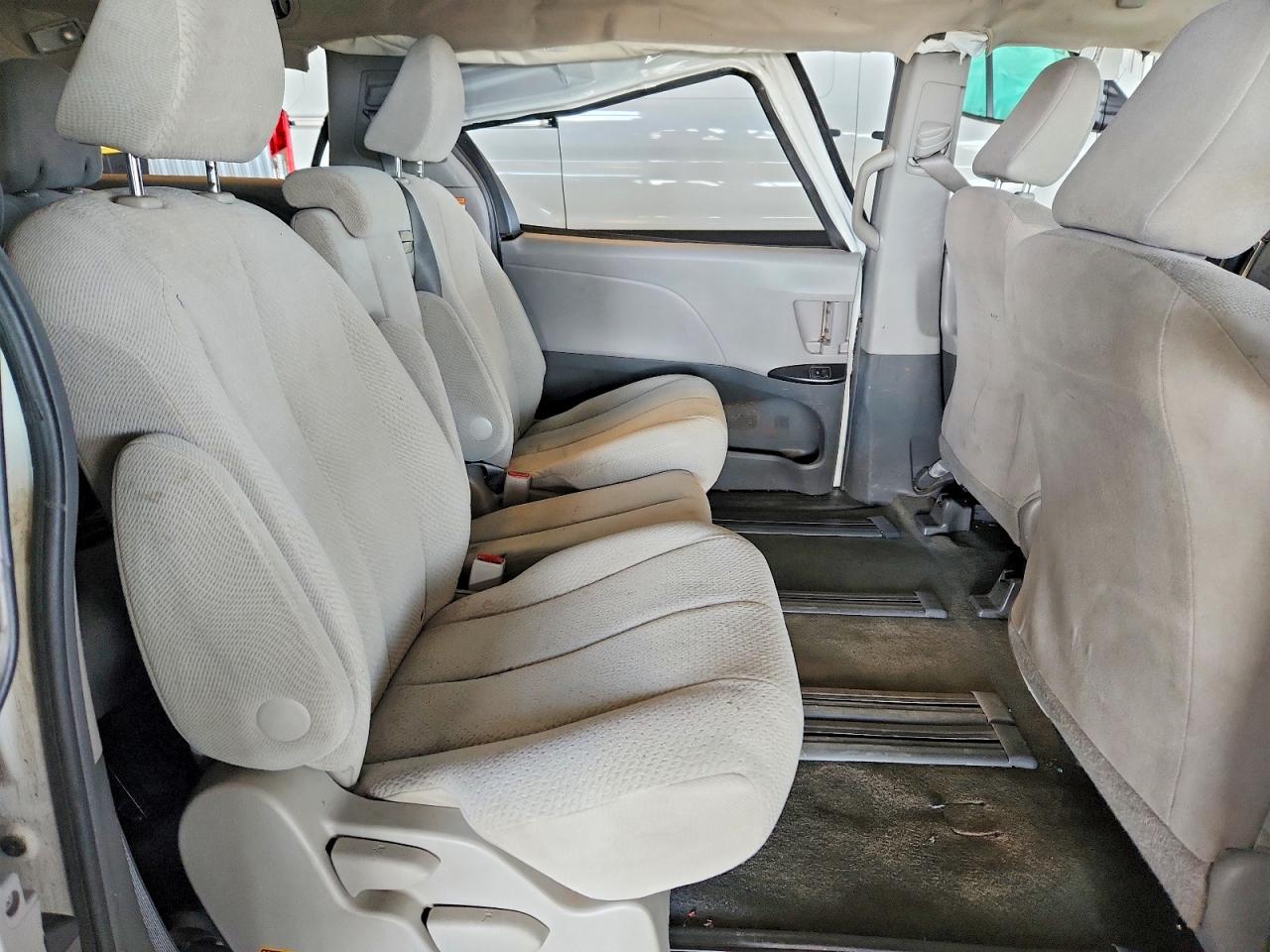 2015 TOYOTA SIENNA