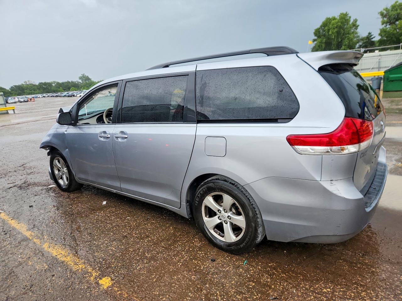 2014 TOYOTA SIENNA