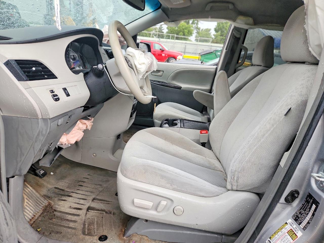 2014 TOYOTA SIENNA