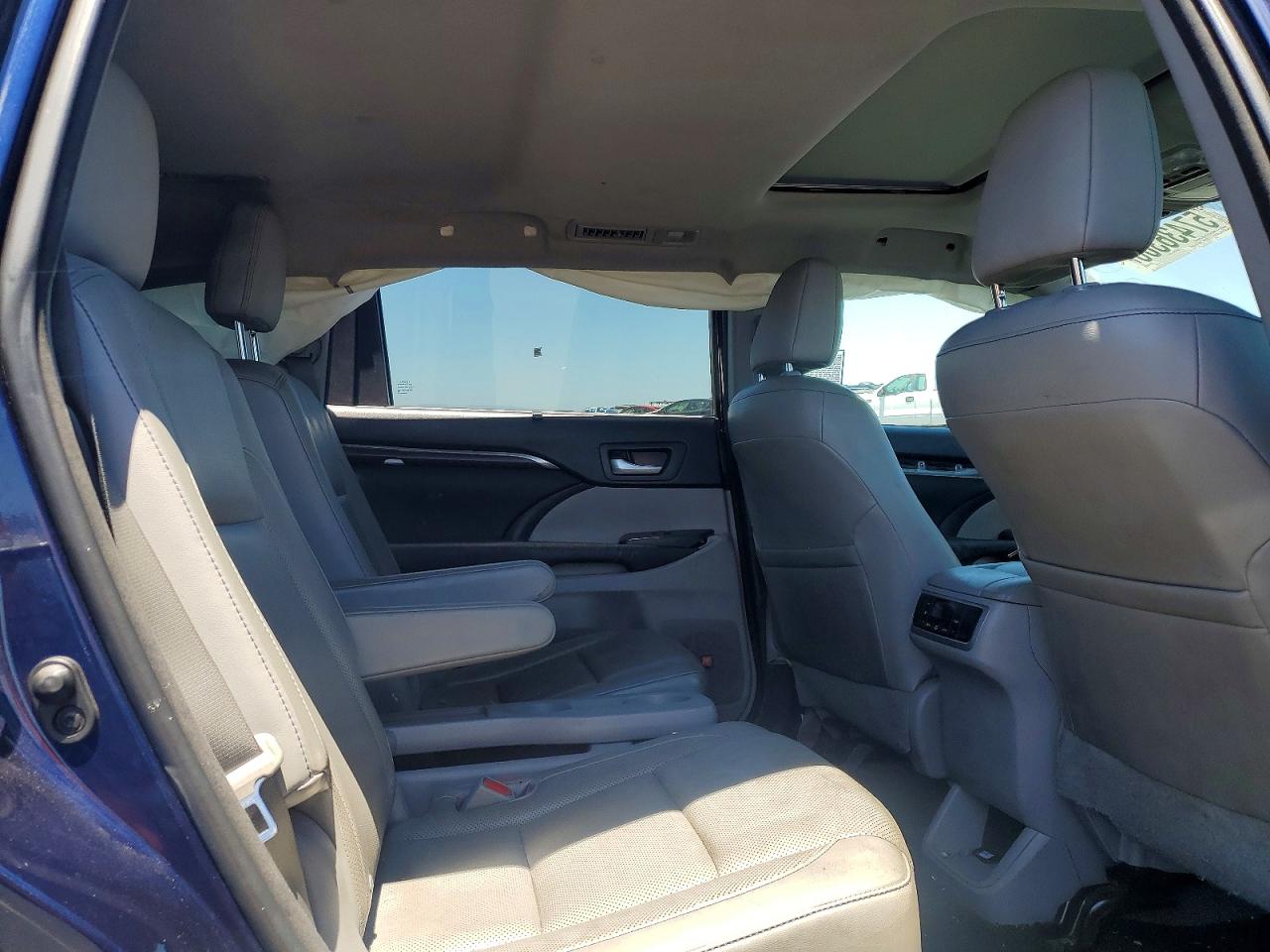 2015 TOYOTA HIGHLANDER